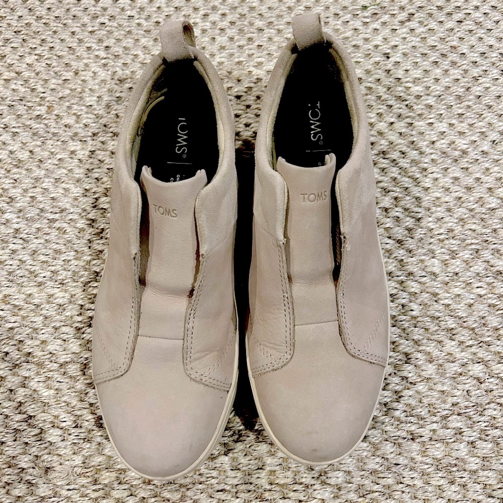 Gorgeous extremely comfortable, neutral colored platform Tom’s  slipons